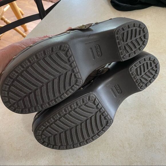 Women’s Crocs cobbler stud clog brown suede shoes size 10 slip on - Picture 6 of 7